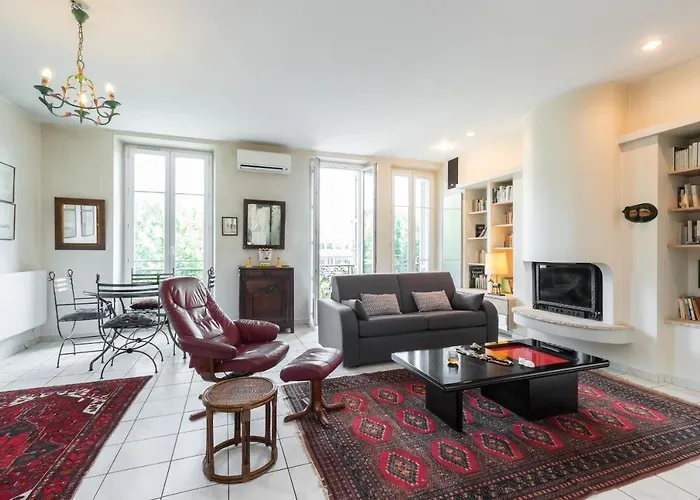 Large 2 Bdrs Downtown - 6 Pax & Ac